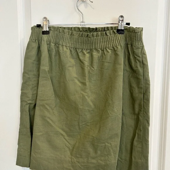 J. Crew Green Skirt - Size 6 - Picture 2 of 3